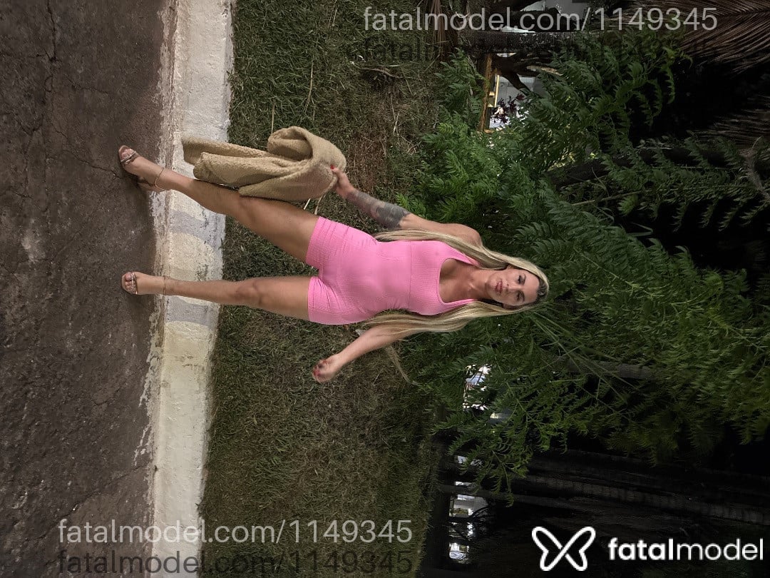 Acompanhante travesti loira (o) de olhos mel em Brasília - Renata Alves
