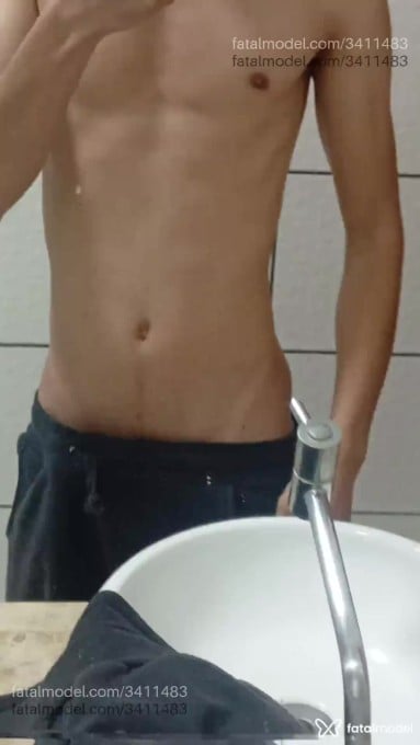 Acompanhante homem morena (o) de olhos castanhos em Uberaba - Guilherme