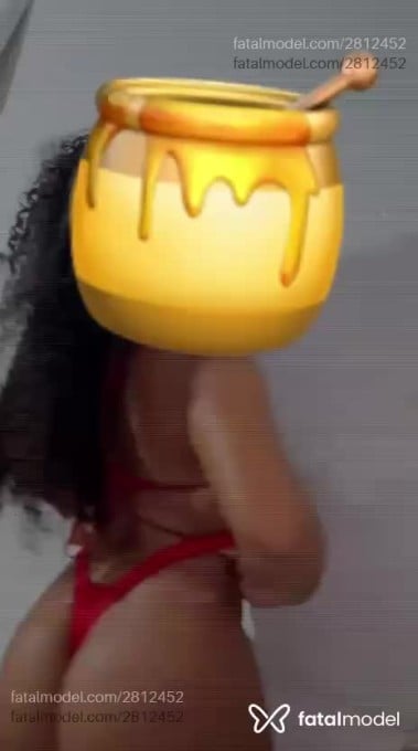 Acompanhante mulher morena (o) de olhos pretos - Mel