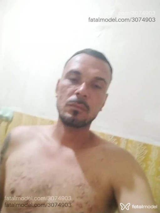 Acompanhante homem com cabelo castanho de olhos castanhos - Dgsilva