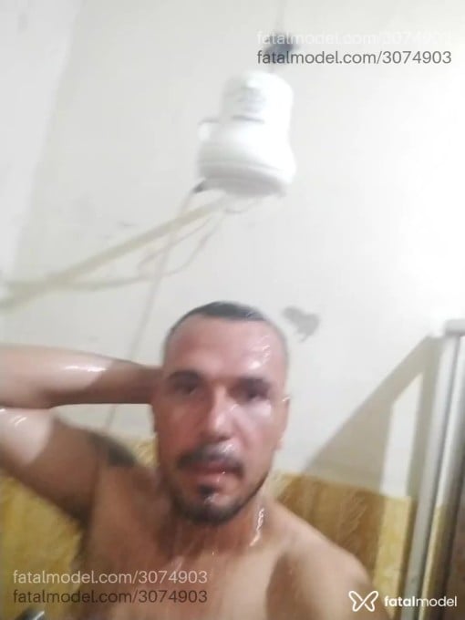 Acompanhante homem com cabelo castanho de olhos castanhos - Dgsilva