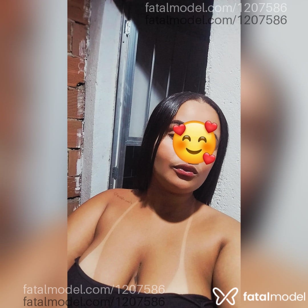 Acompanhante mulher morena (o) de olhos pretos - Carol Acompanhante mulher morena (o) de olhos pretos - Carol