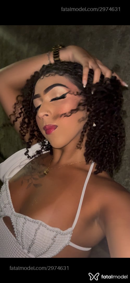 Acompanhante mulher trans morena (o) de olhos castanhos - Stefany