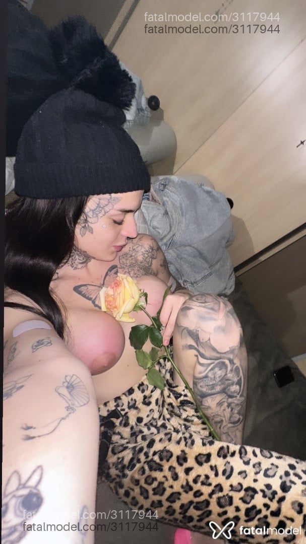 Acompanhante mulher trans com cabelo castanho de olhos mel em São Paulo - Maria Stella