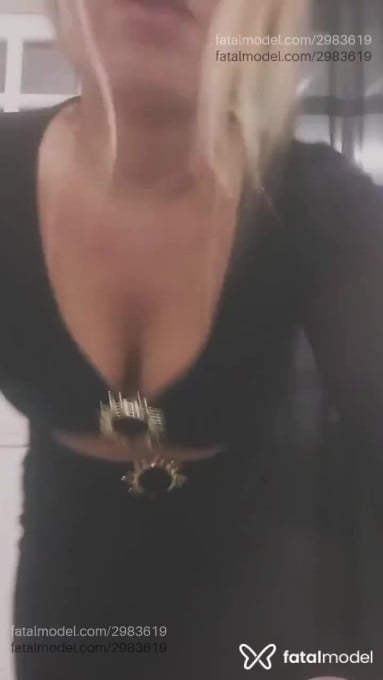 Acompanhante mulher loira (o) de olhos castanhos - Jéssica Steffen