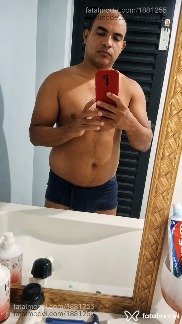 Acompanhante homem morena (o) de olhos castanhos em Nova Mutum - Mikhael