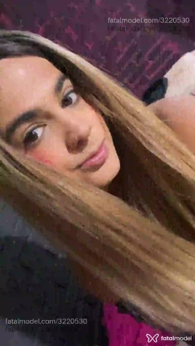 Acompanhante mulher trans loira (o) de olhos castanhos em Lajeado Acompanhante mulher trans loira (o) de olhos castanhos em Lajeado - Kauany Custódio