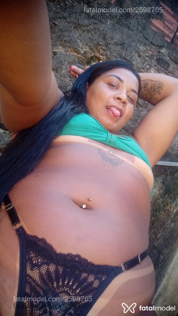 Acompanhante mulher com cabelo castanho de olhos castanhos - Agatha Reis Acompanhante mulher com cabelo castanho de olhos castanhos - Agatha Reis