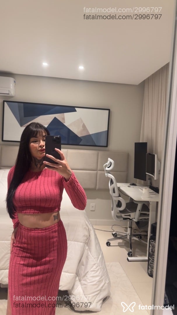 Acompanhante mulher com cabelo castanho de olhos castanhos em Curitiba - Selene