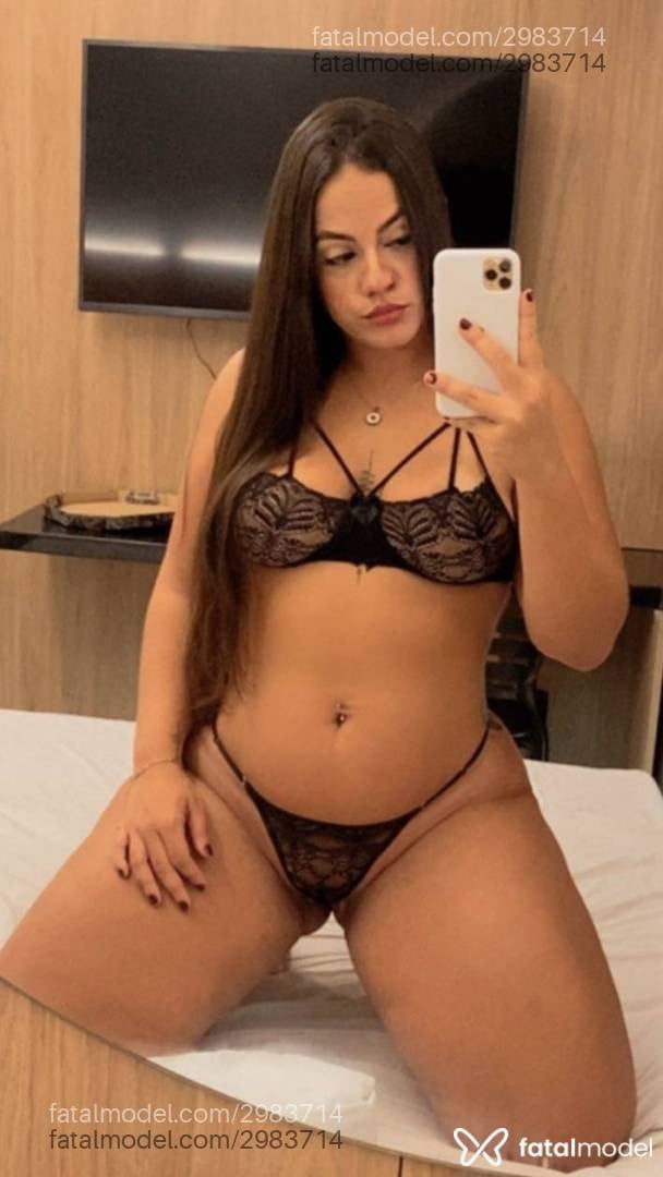 Acompanhante mulher morena (o) de olhos castanhos - Cléo Acompanhante mulher morena (o) de olhos castanhos - Cléo