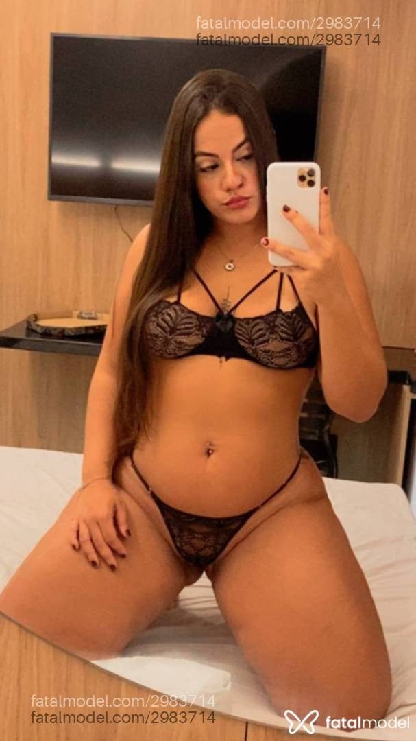 Acompanhante mulher morena (o) de olhos castanhos - Cléo
