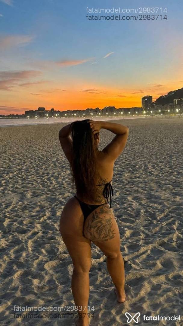 Acompanhante mulher morena (o) de olhos castanhos - Cléo