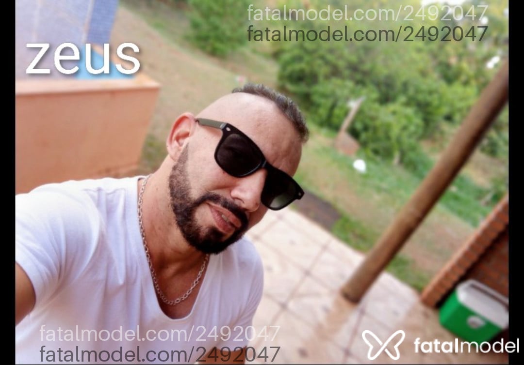Acompanhante homem com cabelo castanho de olhos castanhos em Campinas - Zeus