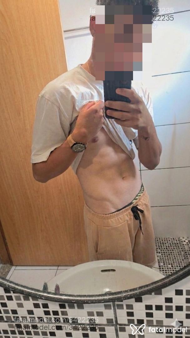 Acompanhante homem morena (o) de olhos castanhos em Londrina - Vinícius