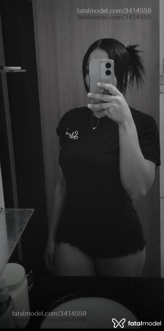 Acompanhante mulher morena (o) de olhos pretos em Goiânia - Telles