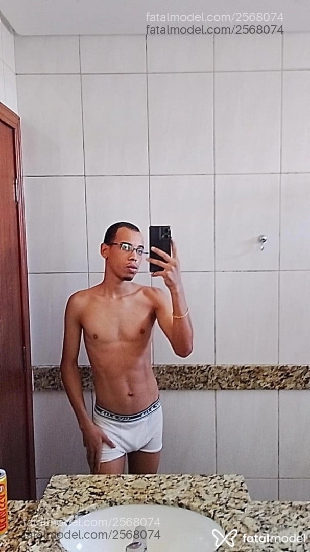 Acompanhante homem sem cabelo de olhos pretos em Teixeira de Freitas - Alan Ferraz Mendes