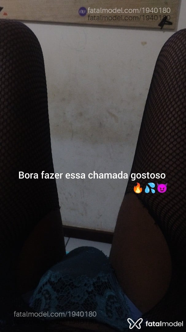 Acompanhante mulher trans com cabelo castanho de olhos castanhos em Camaçari - Victoria Santos