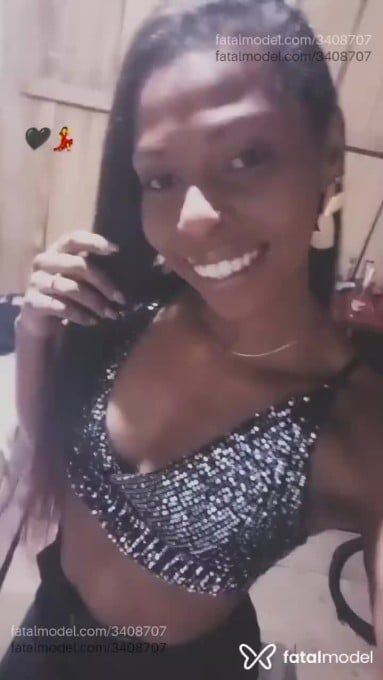 Acompanhante mulher morena (o) de olhos castanhos - Luuhh Acompanhante mulher morena (o) de olhos castanhos - Luuhh