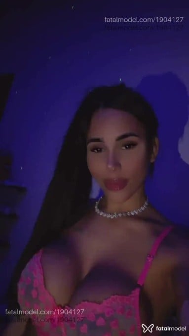 Acompanhante mulher trans morena (o) de olhos castanhos - Mariavilla
