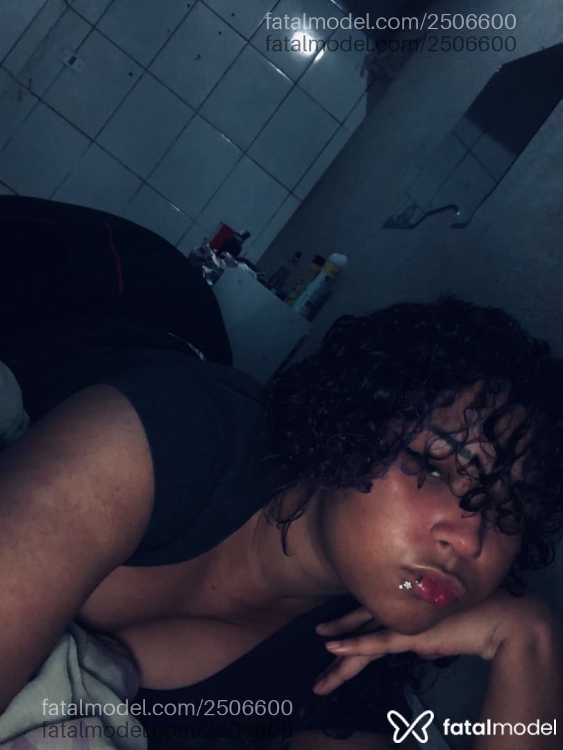 Acompanhante mulher morena (o) de olhos castanhos em Carapicuíba - Kalina