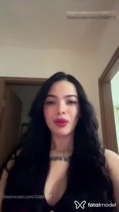 Acompanhante mulher morena (o) de olhos mel - Emma Medina