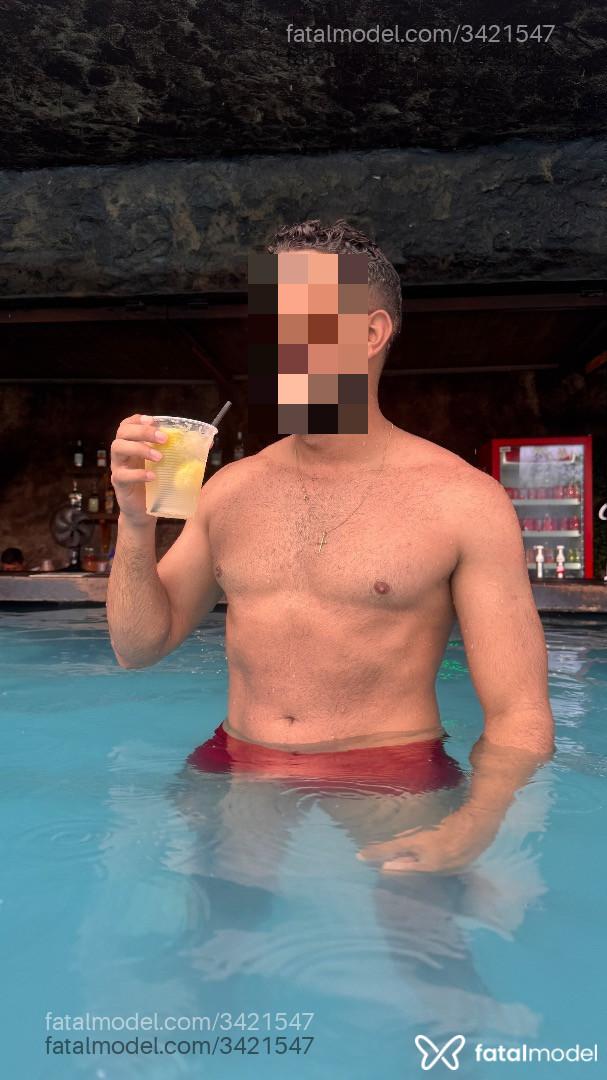 Acompanhante homem morena (o) de olhos castanhos em Virtual - Rodrigues