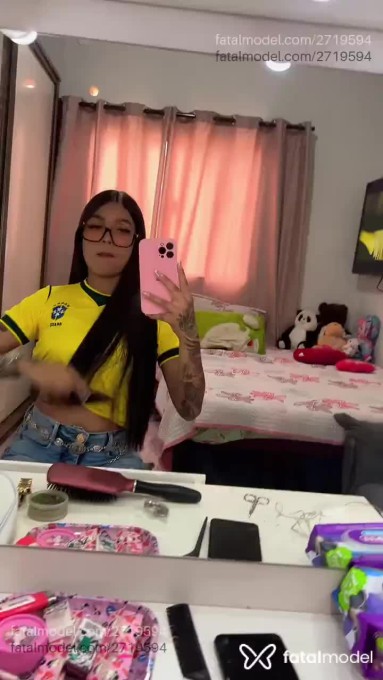 Acompanhante mulher morena (o) de olhos castanhos - Carol lima Acompanhante mulher morena (o) de olhos castanhos - Carol lima
