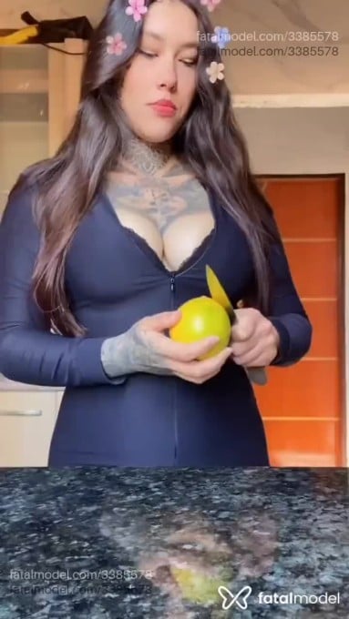 Acompanhante mulher com cabelo castanho de olhos castanhos - Morgana