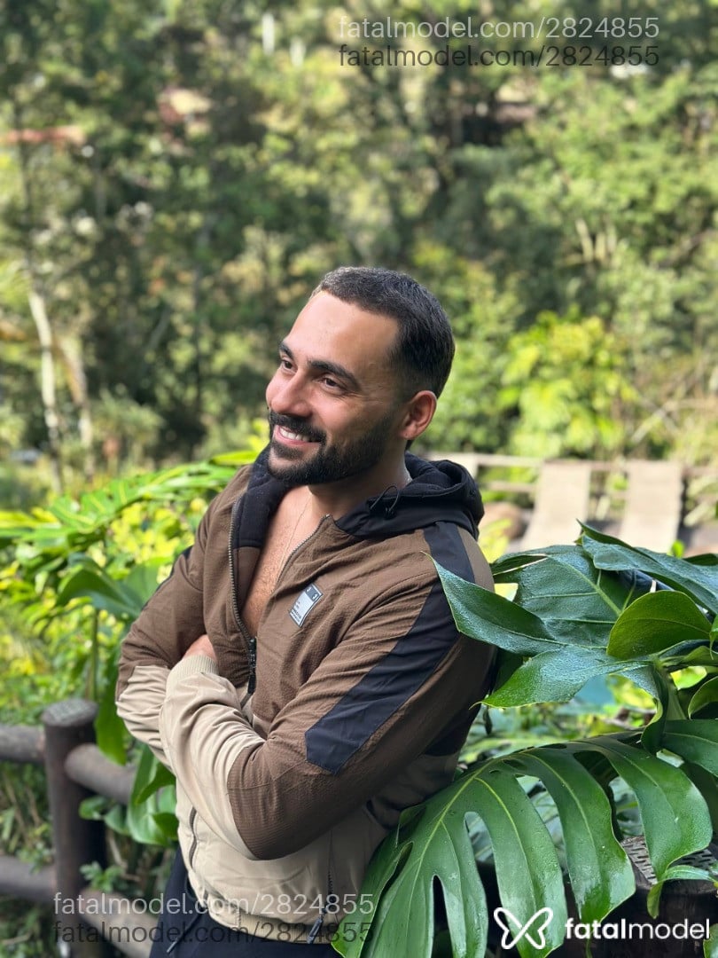 Acompanhante homem morena (o) de olhos castanhos em São Paulo - Mateus