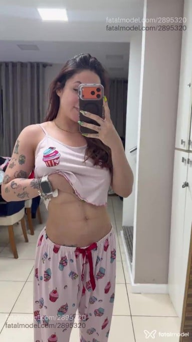 Acompanhante mulher ruiva (o) de olhos castanhos em Virtual - Anna Savegnago