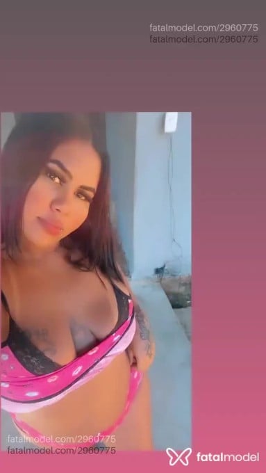 Acompanhante mulher com cabelo castanho de olhos castanhos em Saquarema - Sabrina