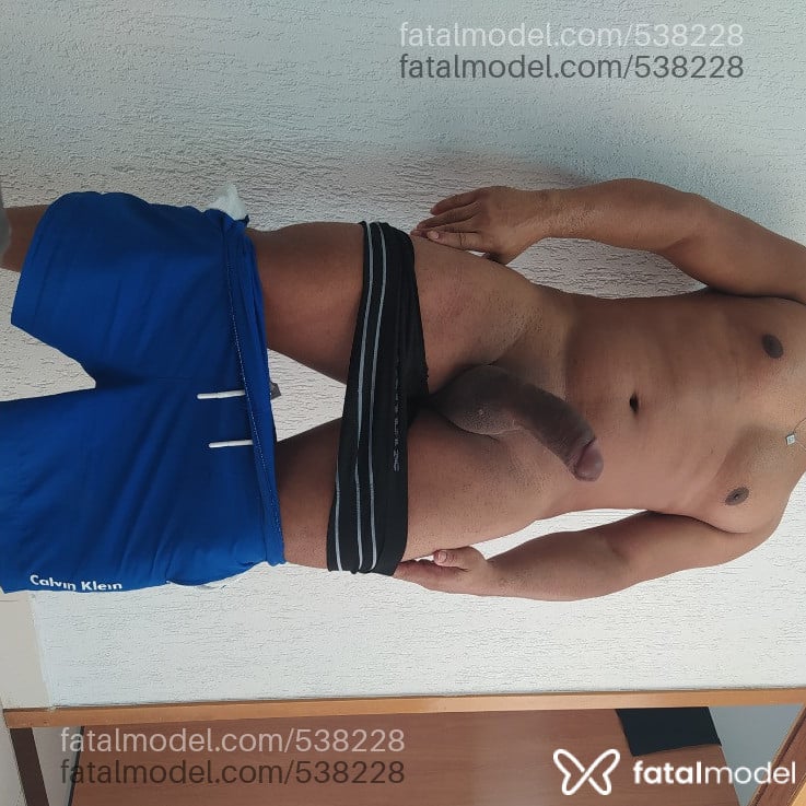 Acompanhante homem morena (o) de olhos pretos em Goiânia - Paugrandee