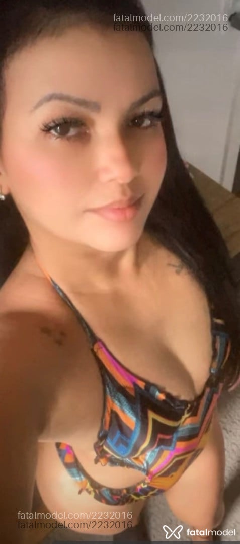 Acompanhante mulher loira (o) de olhos castanhos em Virtual - Taynna