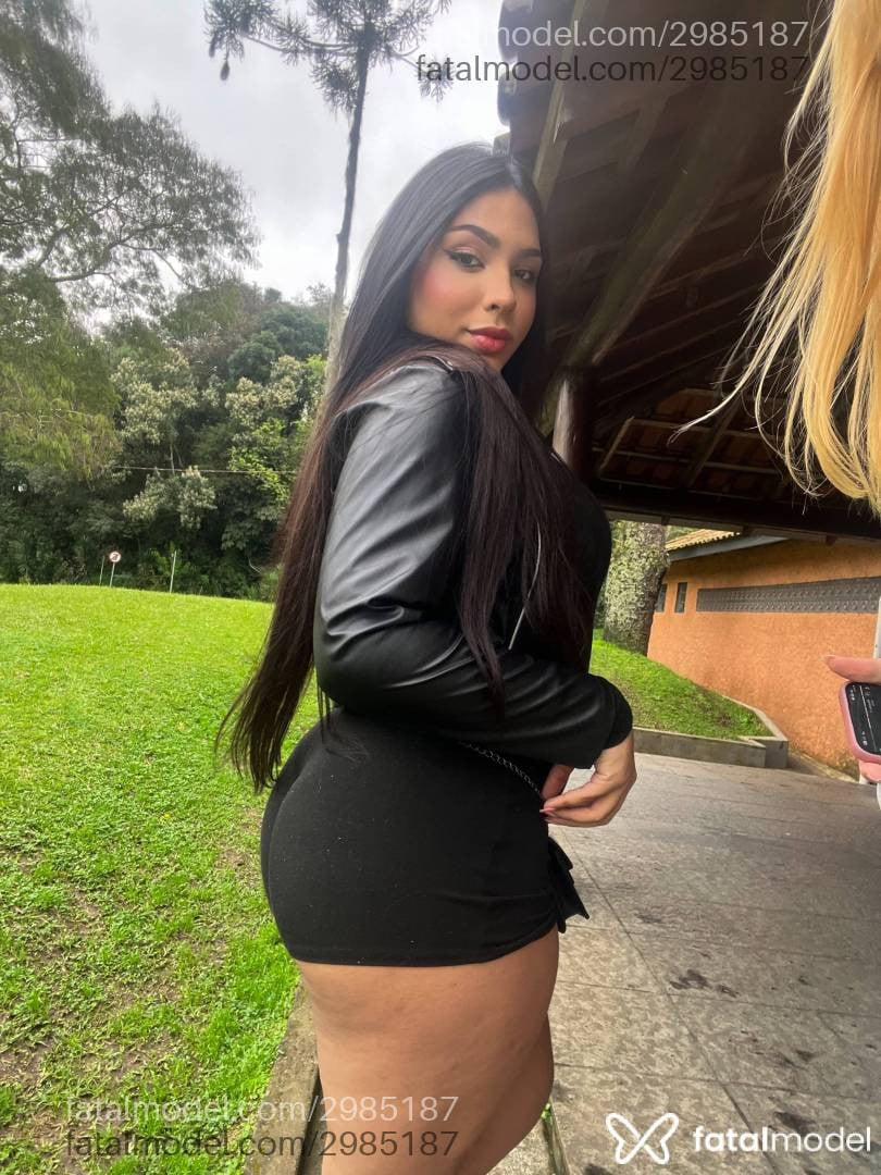 Acompanhante mulher trans morena (o) de olhos pretos - Alice Sampaio