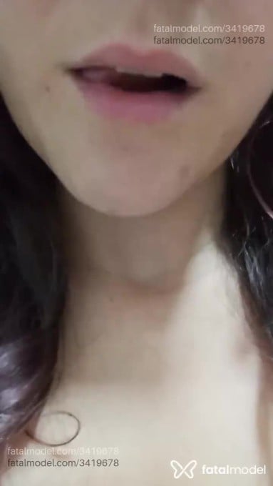 Acompanhante mulher com cabelo colorido de olhos castanhos em Virtual - Lunalorys