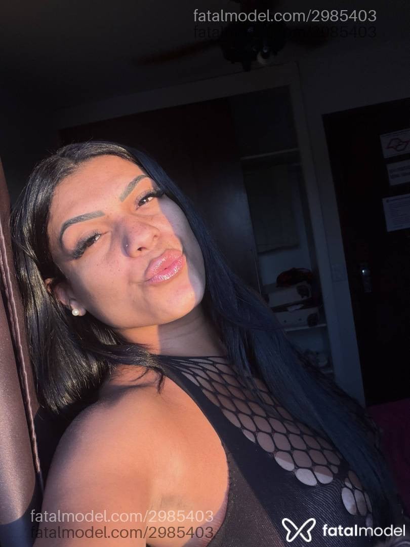 Acompanhante mulher morena (o) de olhos castanhos - Sofia