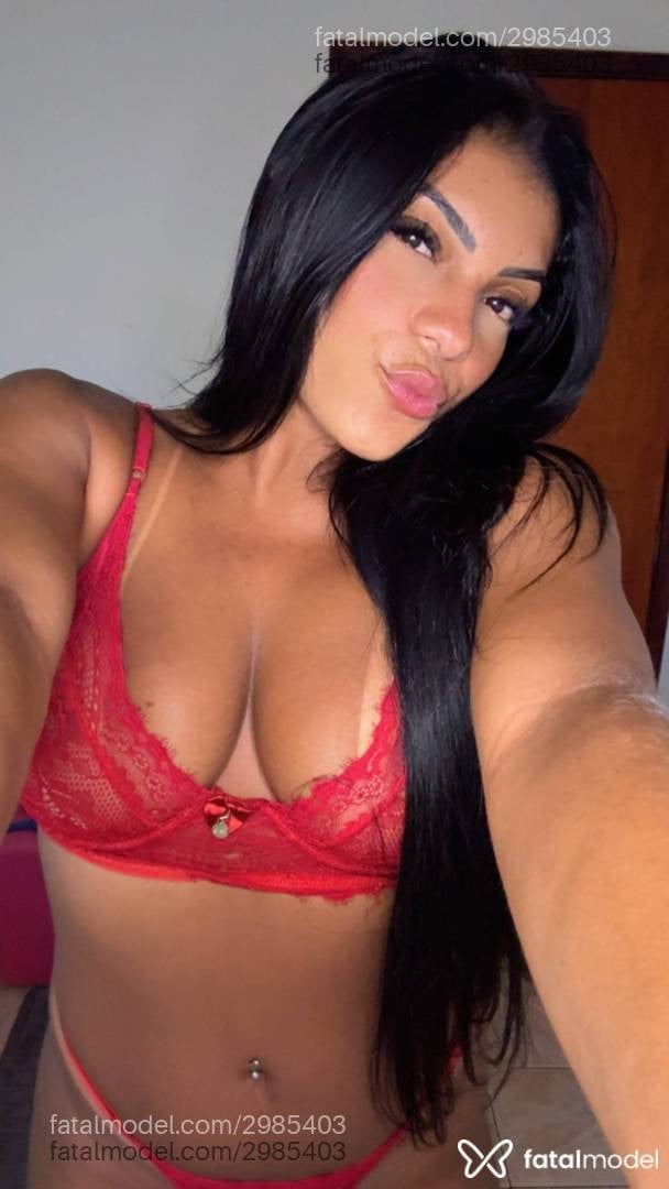 Acompanhante mulher morena (o) de olhos castanhos - Sofia