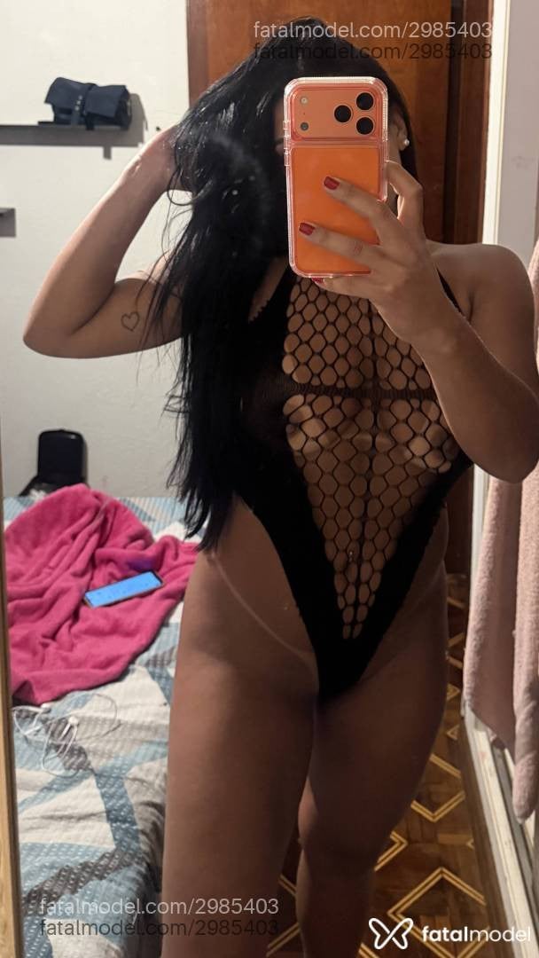 Acompanhante mulher morena (o) de olhos castanhos - Sofia