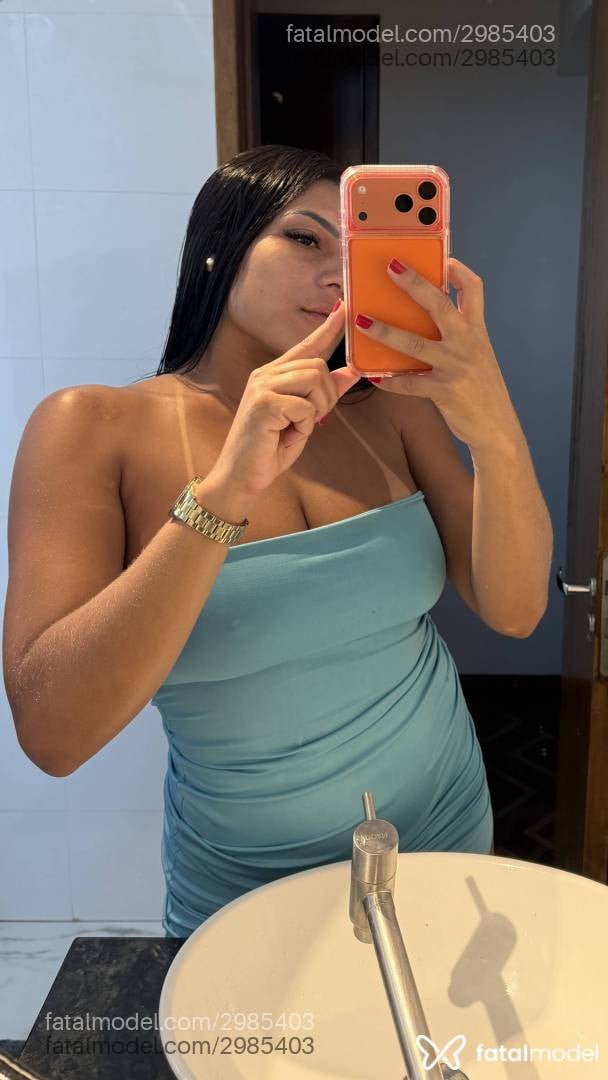 Acompanhante mulher morena (o) de olhos castanhos - Sofia