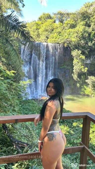 Acompanhante mulher morena (o) de olhos castanhos - Ana Julia Acompanhante mulher morena (o) de olhos castanhos - Ana Julia