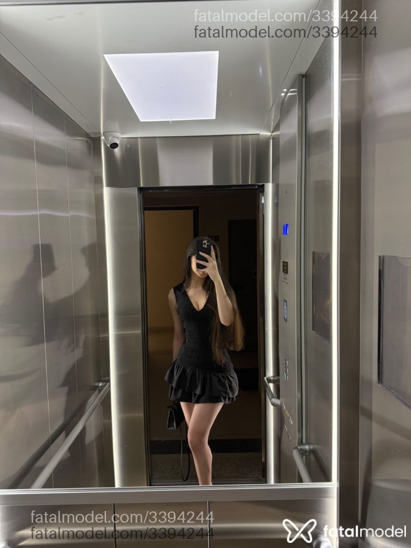 Acompanhante mulher trans com cabelo castanho de olhos castanhos - Marina Mnca Acompanhante mulher trans com cabelo castanho de olhos castanhos - Marina Mnca
