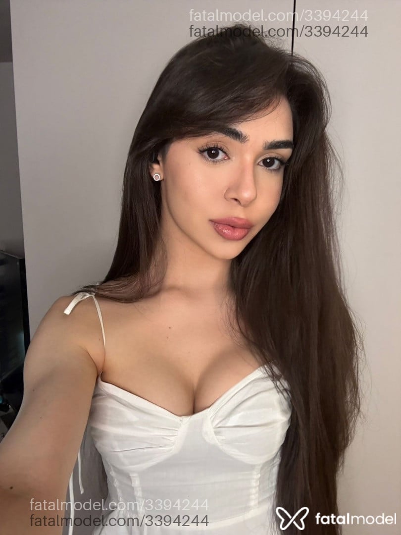 Acompanhante mulher trans com cabelo castanho de olhos castanhos - Marina Mnca Acompanhante mulher trans com cabelo castanho de olhos castanhos - Marina Mnca