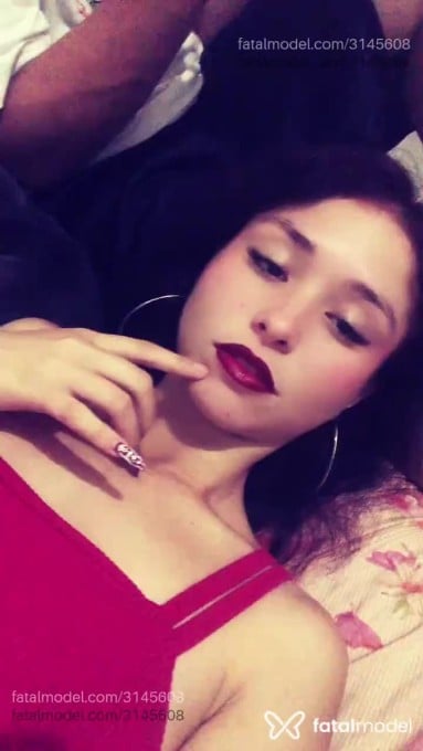 Acompanhante mulher com cabelo castanho de olhos mel - Cristyna Acompanhante mulher com cabelo castanho de olhos mel - Cristyna