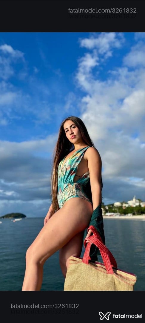 Acompanhante mulher com cabelo castanho de olhos castanhos em Curitiba - Paloma Ramirez