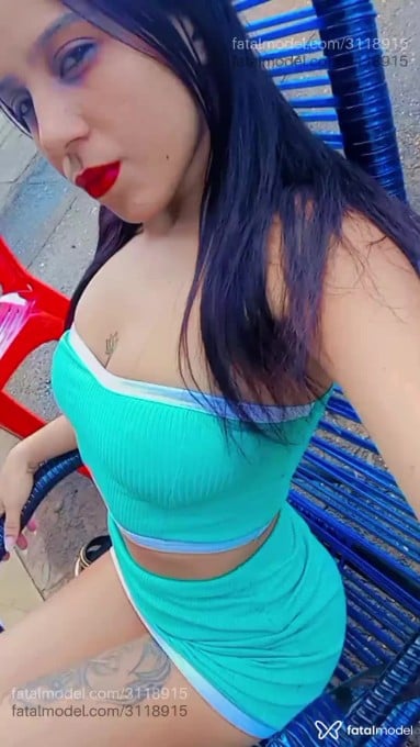 Acompanhante mulher com cabelo castanho de olhos castanhos em Virtual - Sther