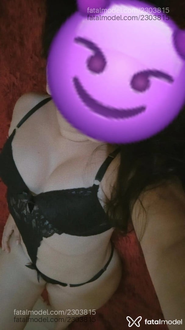 Acompanhante mulher com cabelo castanho de olhos castanhos - Samyra