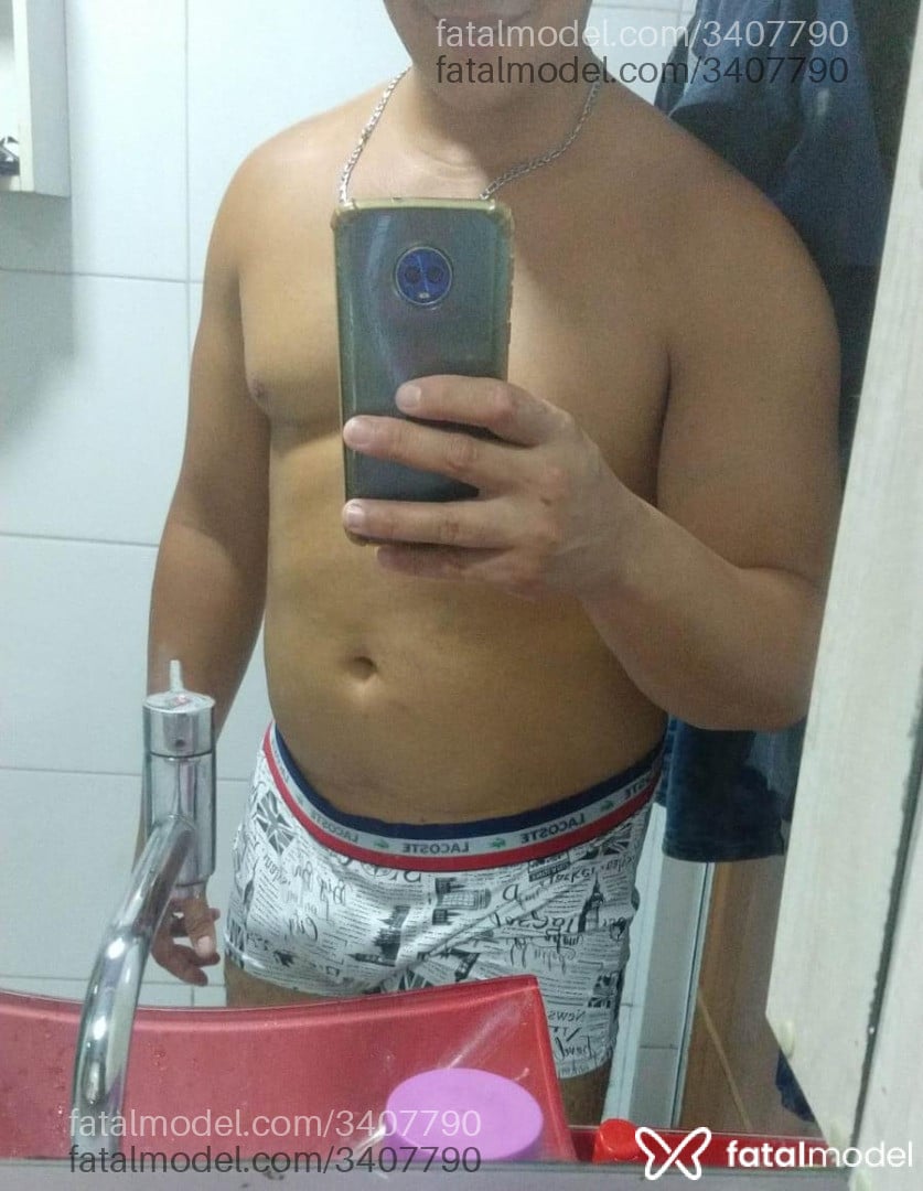 Acompanhante homem morena (o) de olhos castanhos em Rio de Janeiro - Wellington