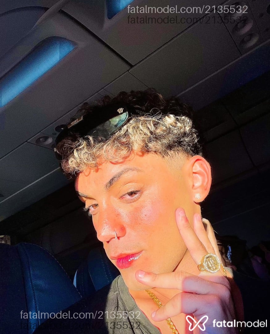 Acompanhante homem com cabelo grisalho de olhos mel em Rio de Janeiro - Astro Rey