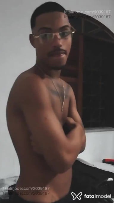 Acompanhante homem morena (o) de olhos pretos em Porto Seguro - Augusto Porto