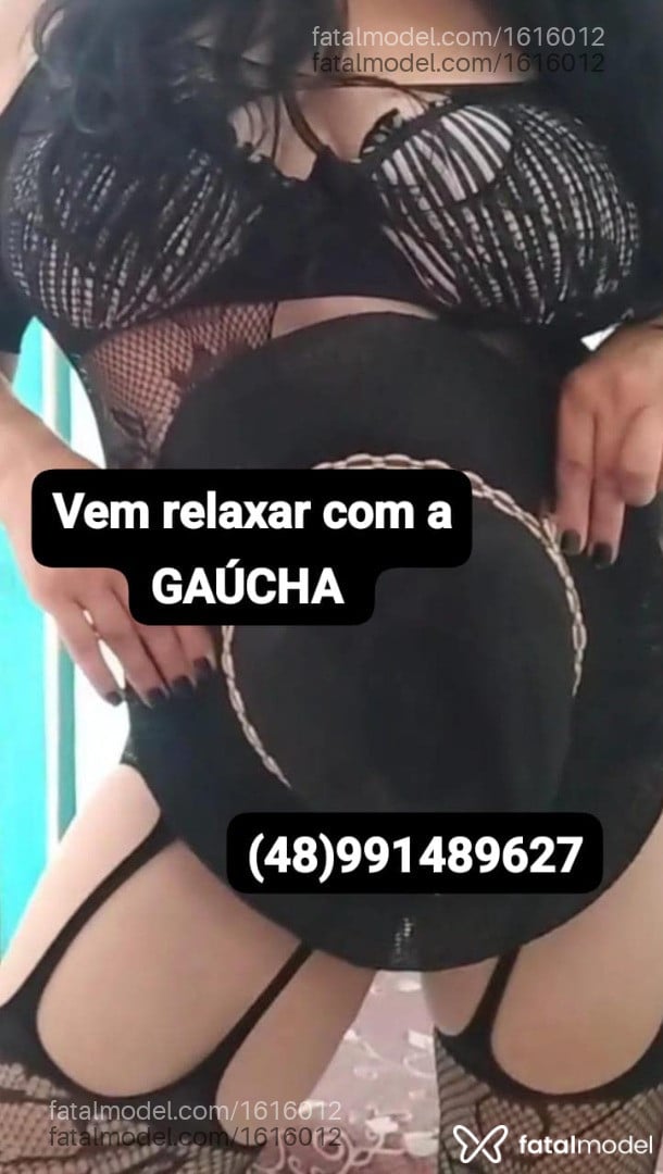 Acompanhante mulher com cabelo castanho de olhos castanhos em Montenegro Acompanhante mulher com cabelo castanho de olhos castanhos em Montenegro - BELLA